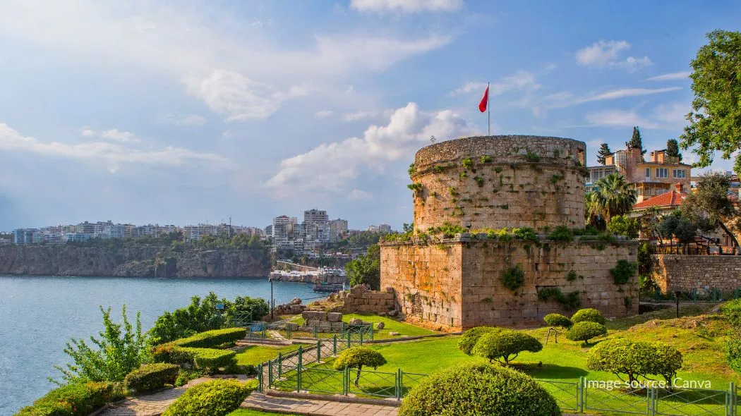 Benteng Hidirlik di Taman Karaalioglu