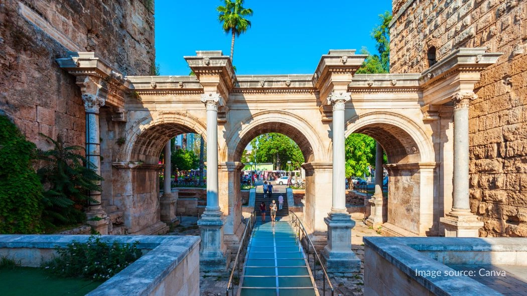 Gerbang Hadrian di Antalya Turki