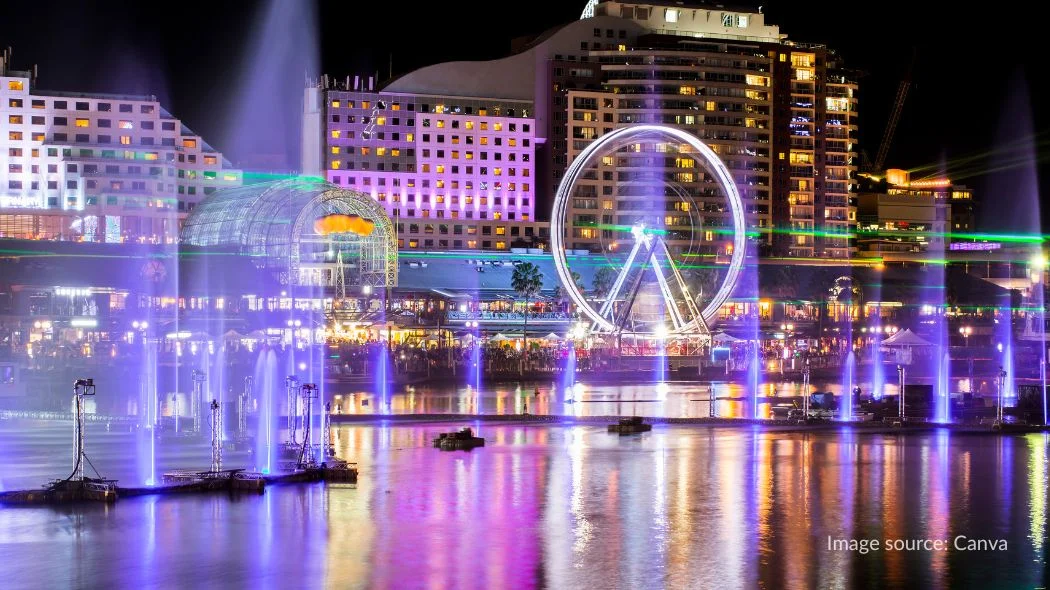 Suasana malam di Darling Harbour dalam itinerary Australia 5 hari