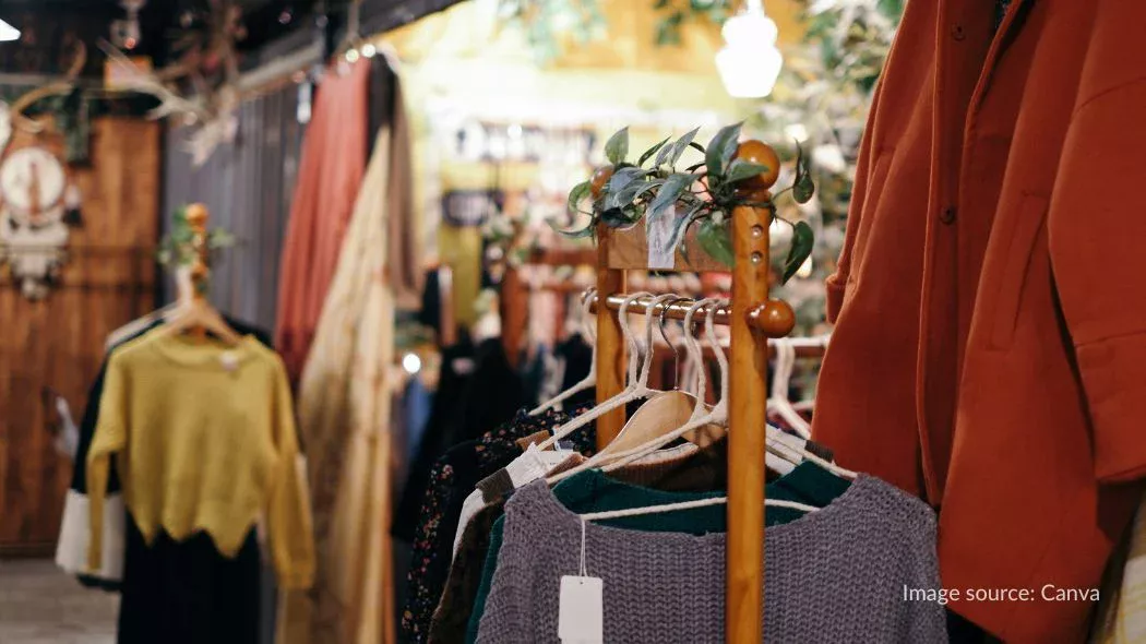 Baju-baju vintage yang dijual di kawasan Shimokitazawa