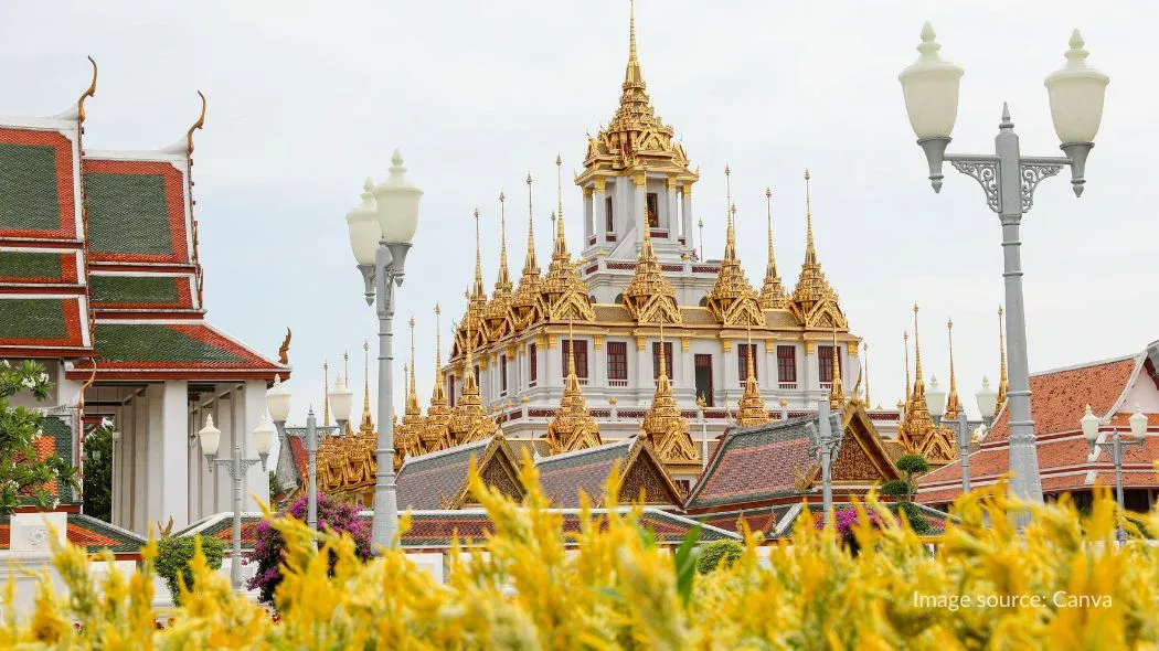 Eksplorasi Loha Prasat dalam itinerary Bangkok 3 hari 2 malam
