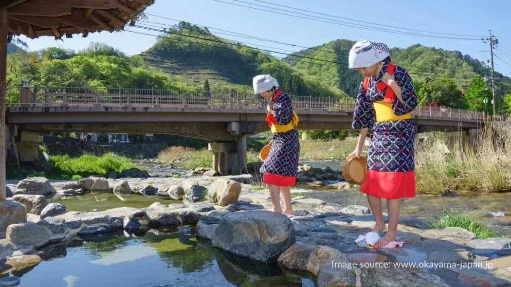 Foot stomping washing ceremony di Okutsu Onsen