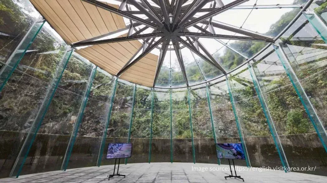 Glass Pavilion di Oil Tank Culture Park