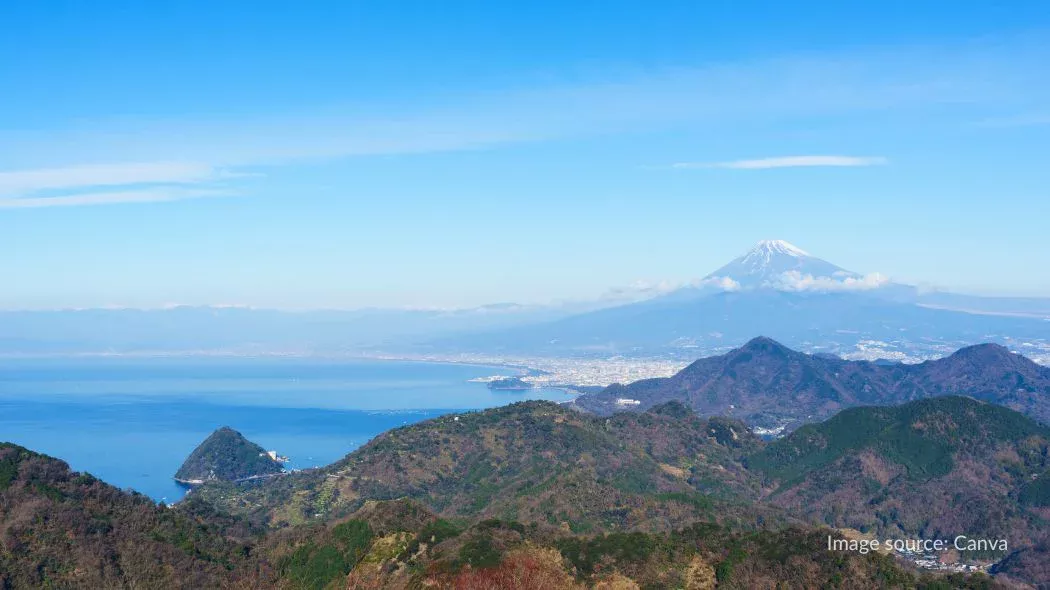 Gunung Fuji dan Suruga Bay