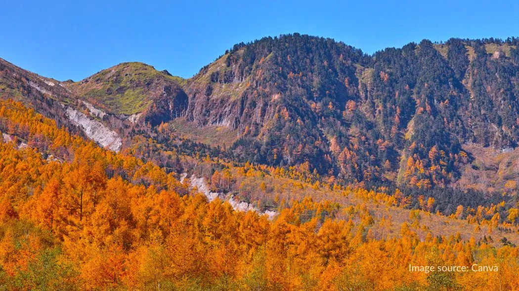 Gunung Yakedake di musim gugur