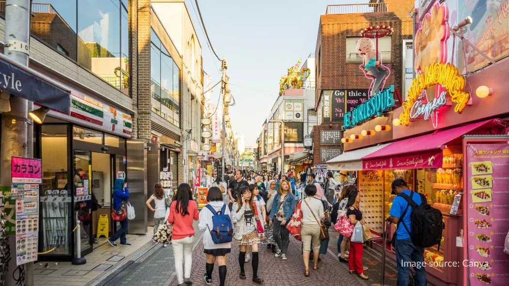 Harajuku adalah tempat belanja di Tokyo yang dipenuhi anak muda dengan gaya unik