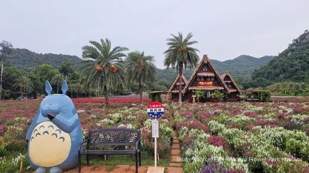Patung Totoro di Hokkaido Flower Park Khao Yai Thailand