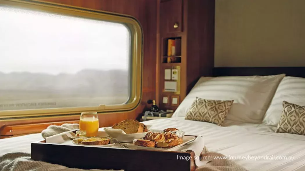 Tempat tidur di kabin premium The Ghan Australia Train