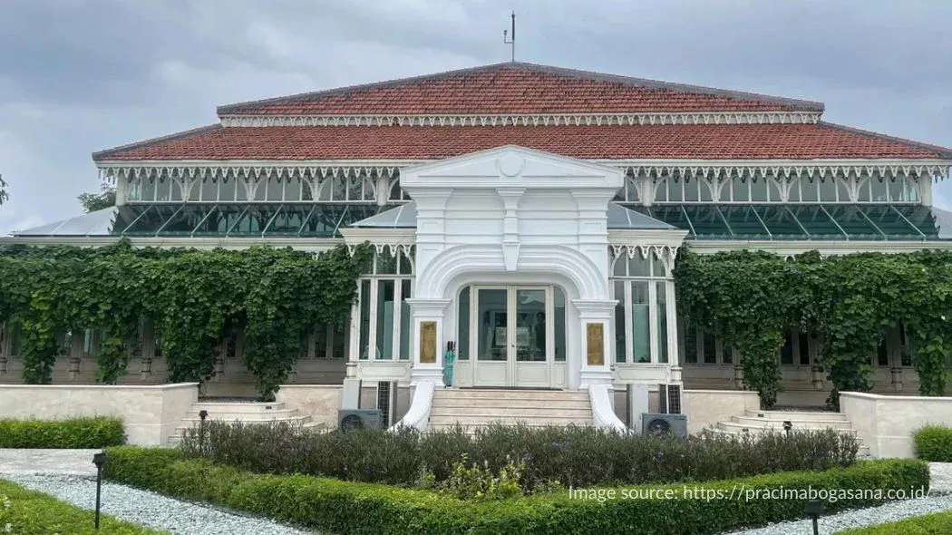 pracimasana di pracima tuin pura mangkunegaran