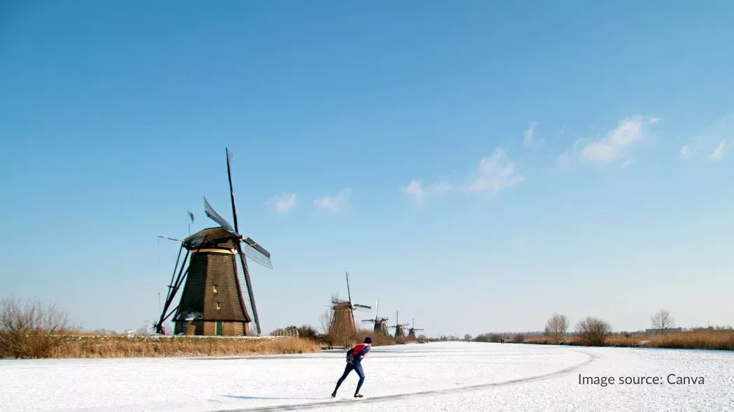 Bermain ice skating saat musim dingin di Belanda