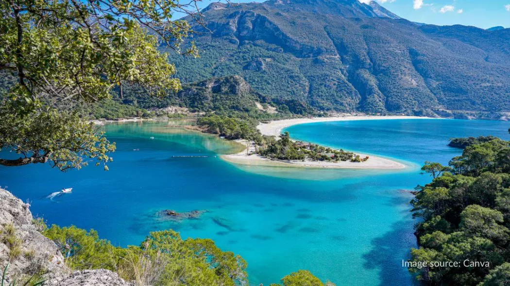 Ölüdeniz Beach, salah satu pantai di Turki yang populer