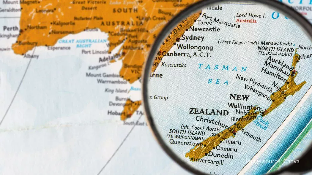 Peta New Zealand yang dilihat dari kaca pembesar