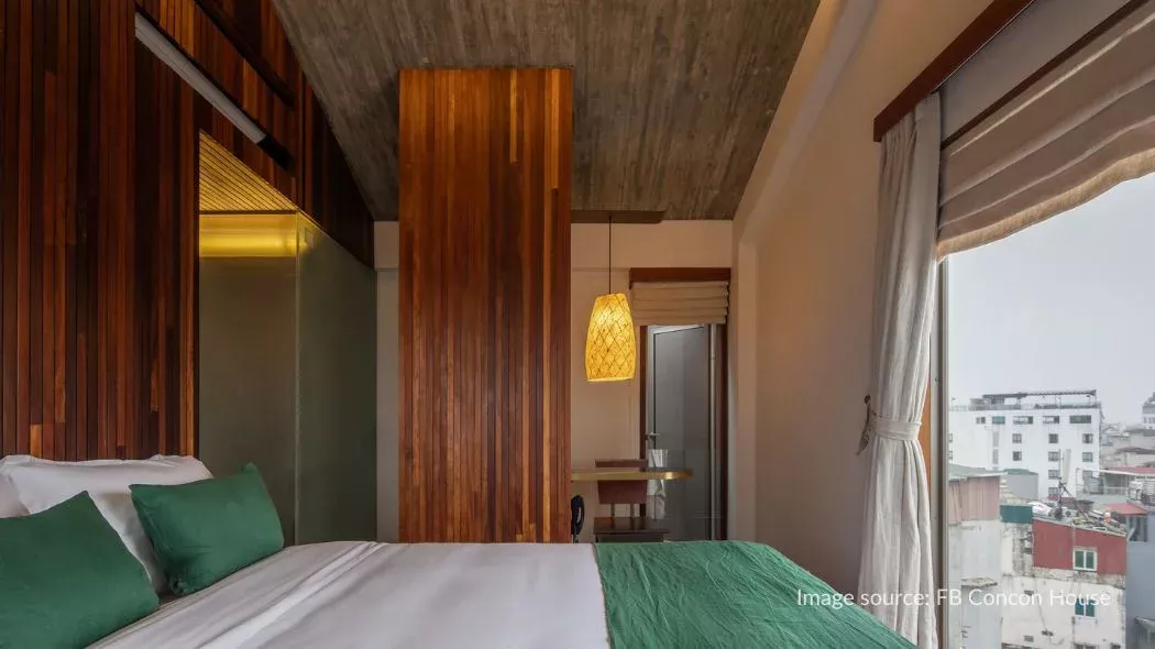 Sunny Room di Concon House, hotel di hanoi yang terletak di dalam gang kecil Noi Mieu