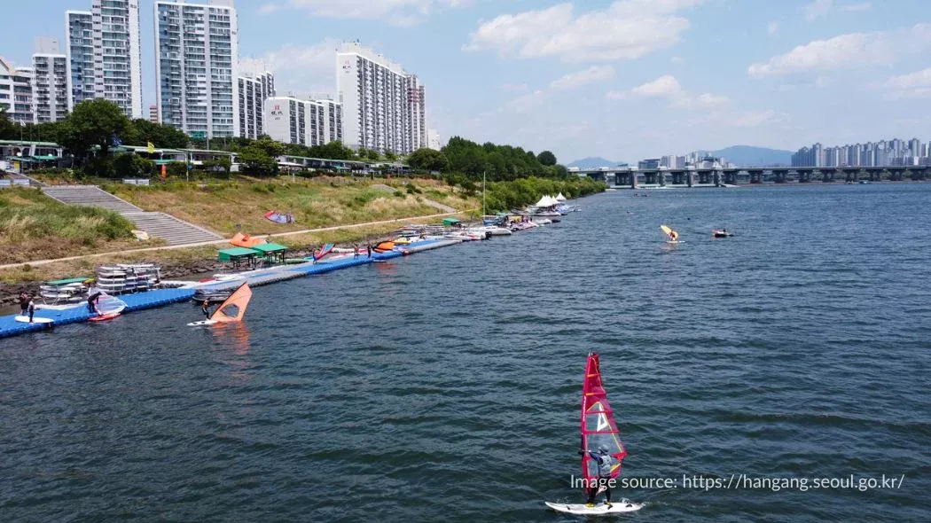 Windsurfing di Ttukseom Hangang Park