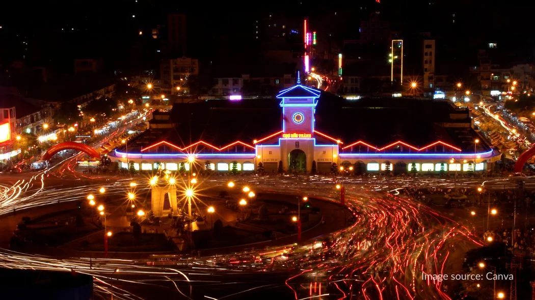 Ben Thanh market di malam hari