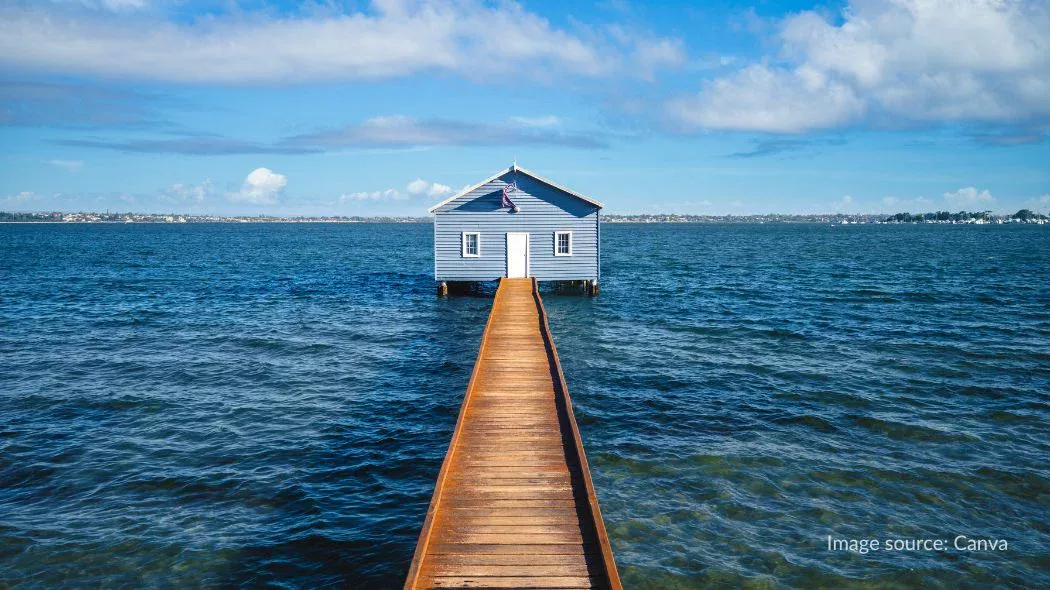 Blue Boat House atau Crawley Edge Boatshed