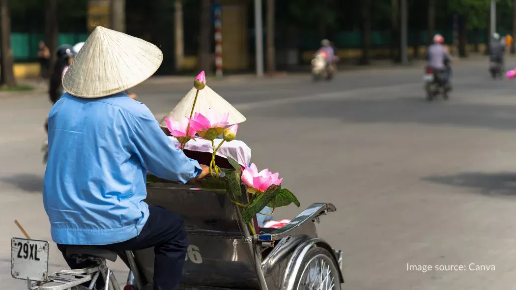 cyclo, transportasi di hanoi yang klasik