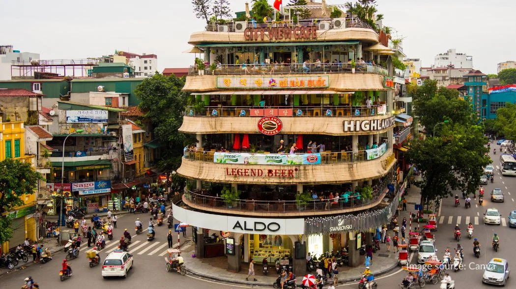lalu lintas padat di Old Quarter Hanoi