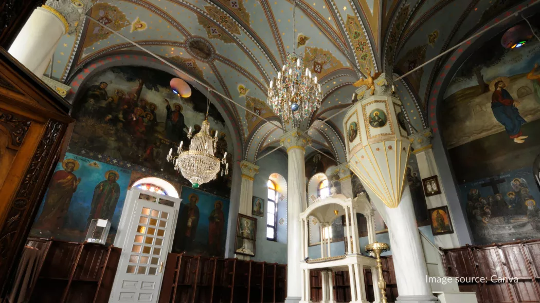 Bagian dalam Aya Yorgi Patriarchate Church