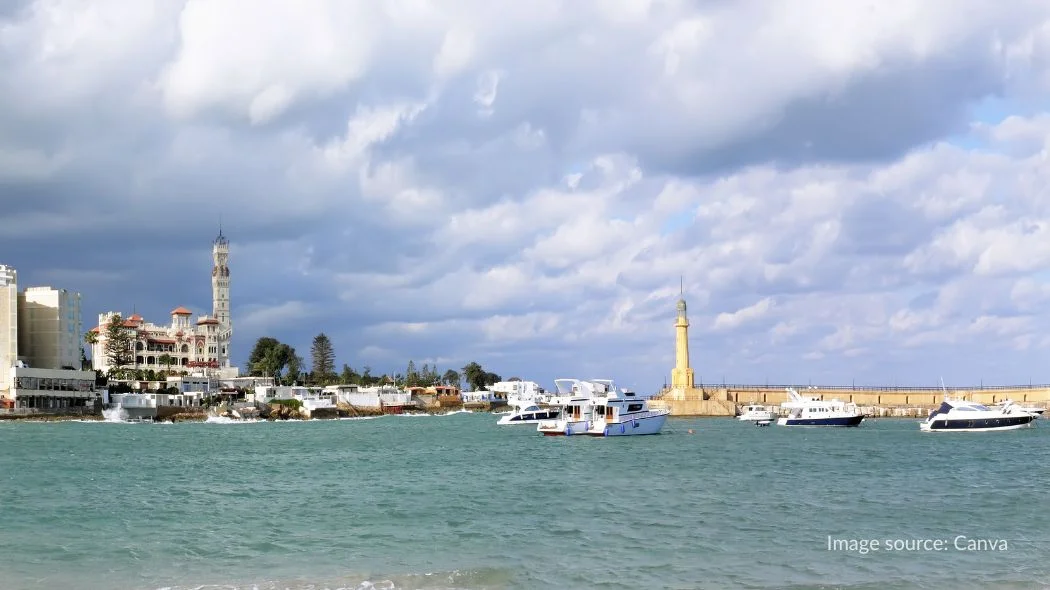 View Istana Montaza dari Pantai Mamoura