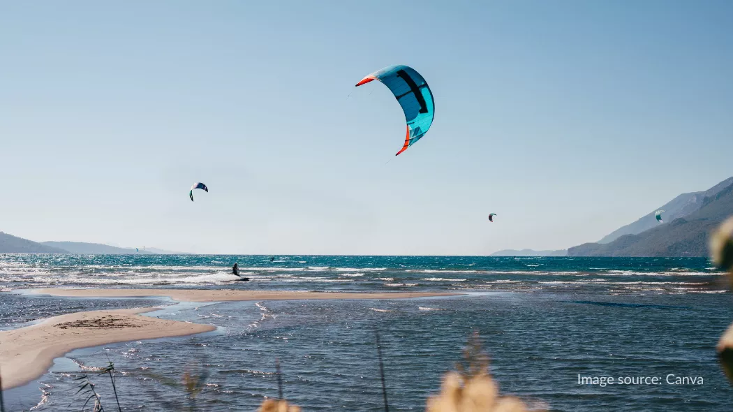 Wind surfing di Akyaka