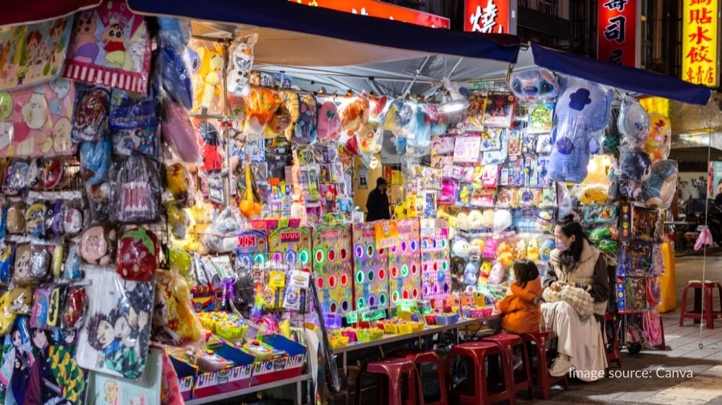 kios mainan di Ningxia Night Market