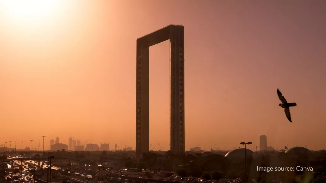 Dubai Frame di sore hari