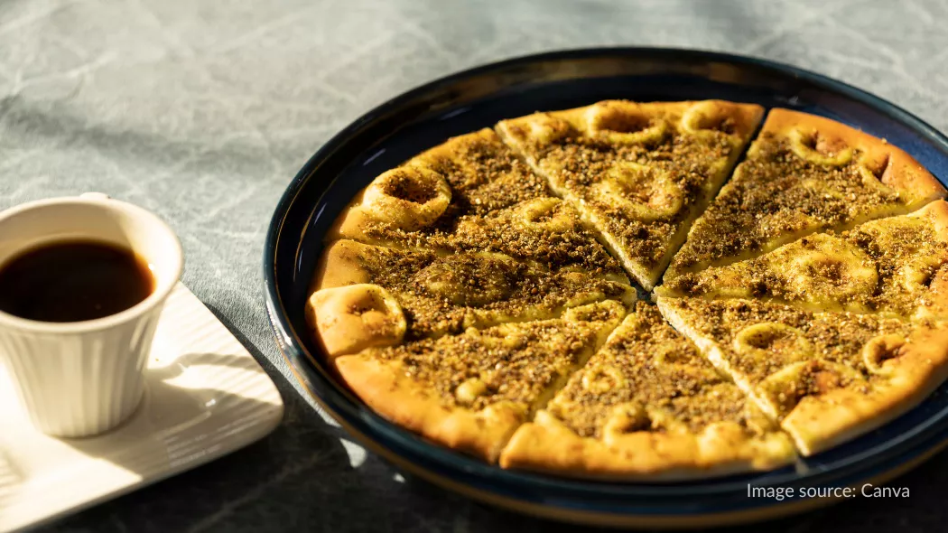 Manakish, makanan khas Dubai yang sering dijuluki pizza versi Arab