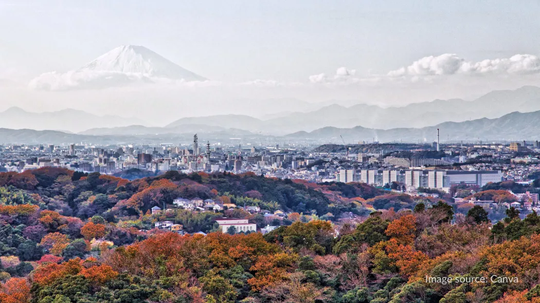 Panorama kota Kamakura Jepang dan Gunung Fuji