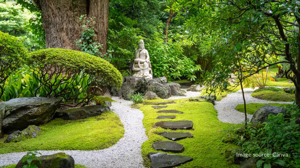 Patung Kannon di Kuil Hase-dera